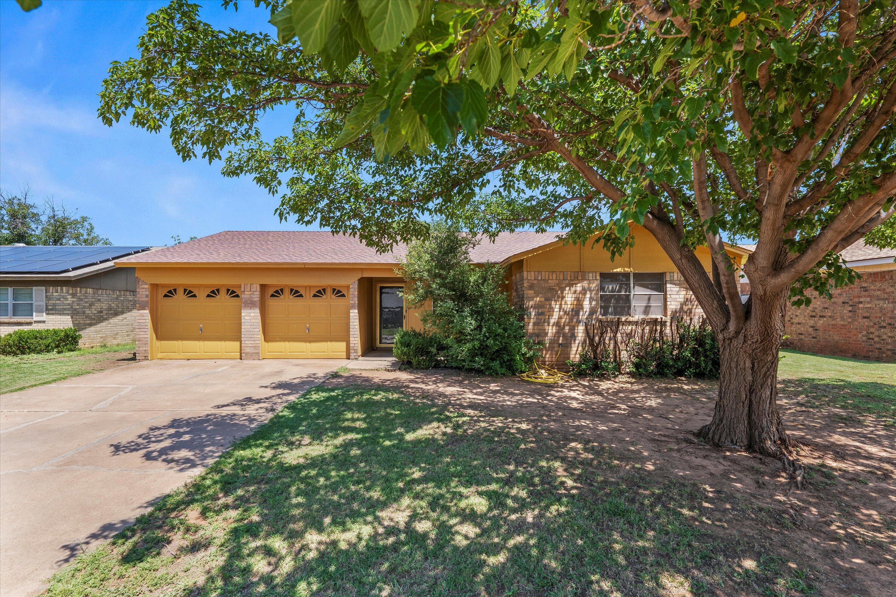 8103 Avenue V
