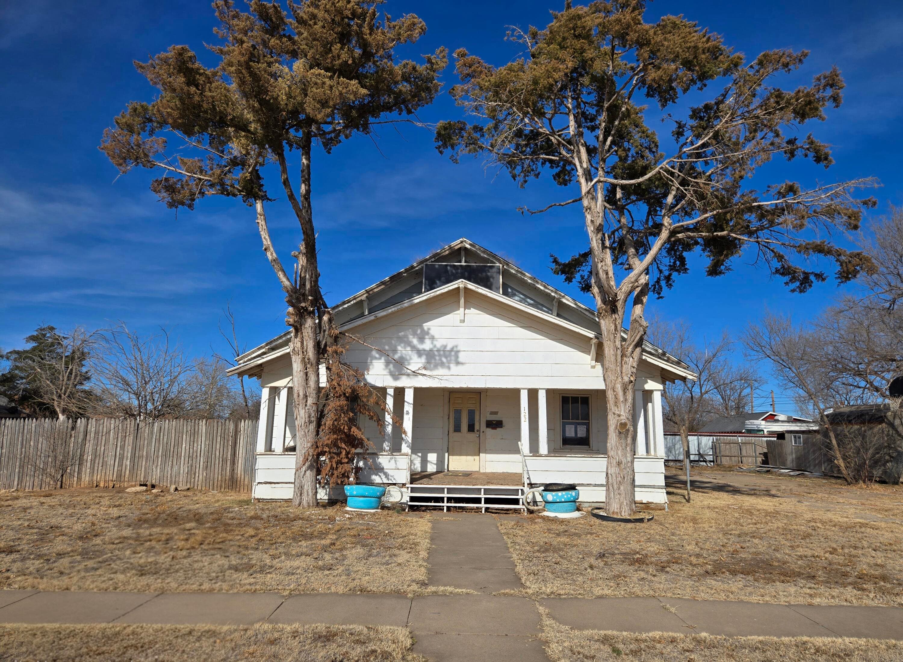 122 Nw 3rd St