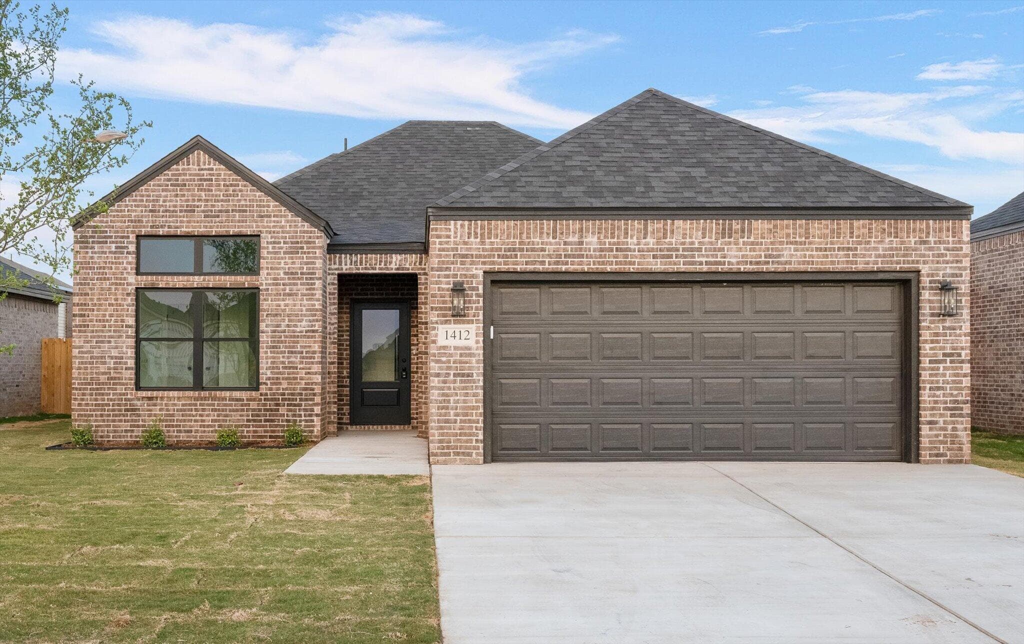 1412 Farmhouse Ave