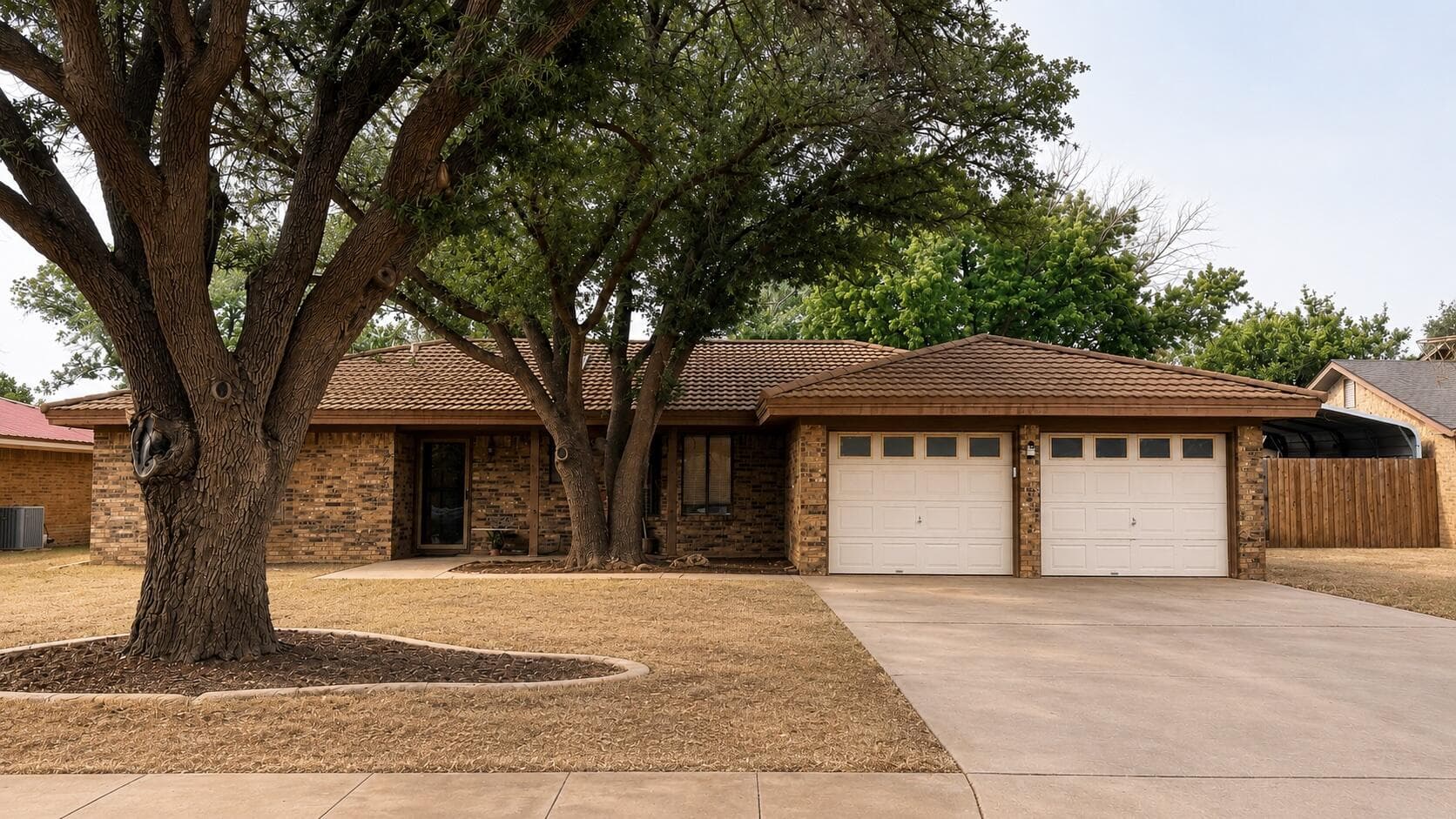 1706 E Carter Dr