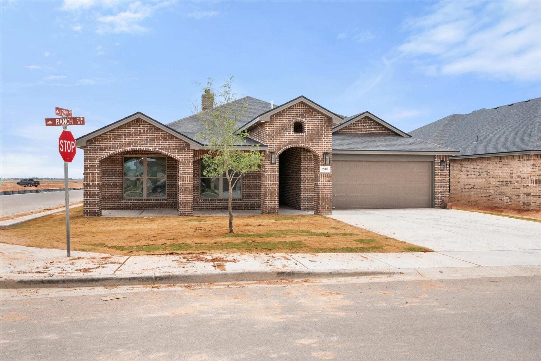 2902 Ranch Ave