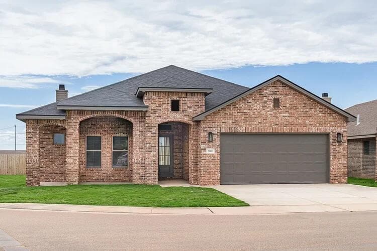 2907 Tractor Ave