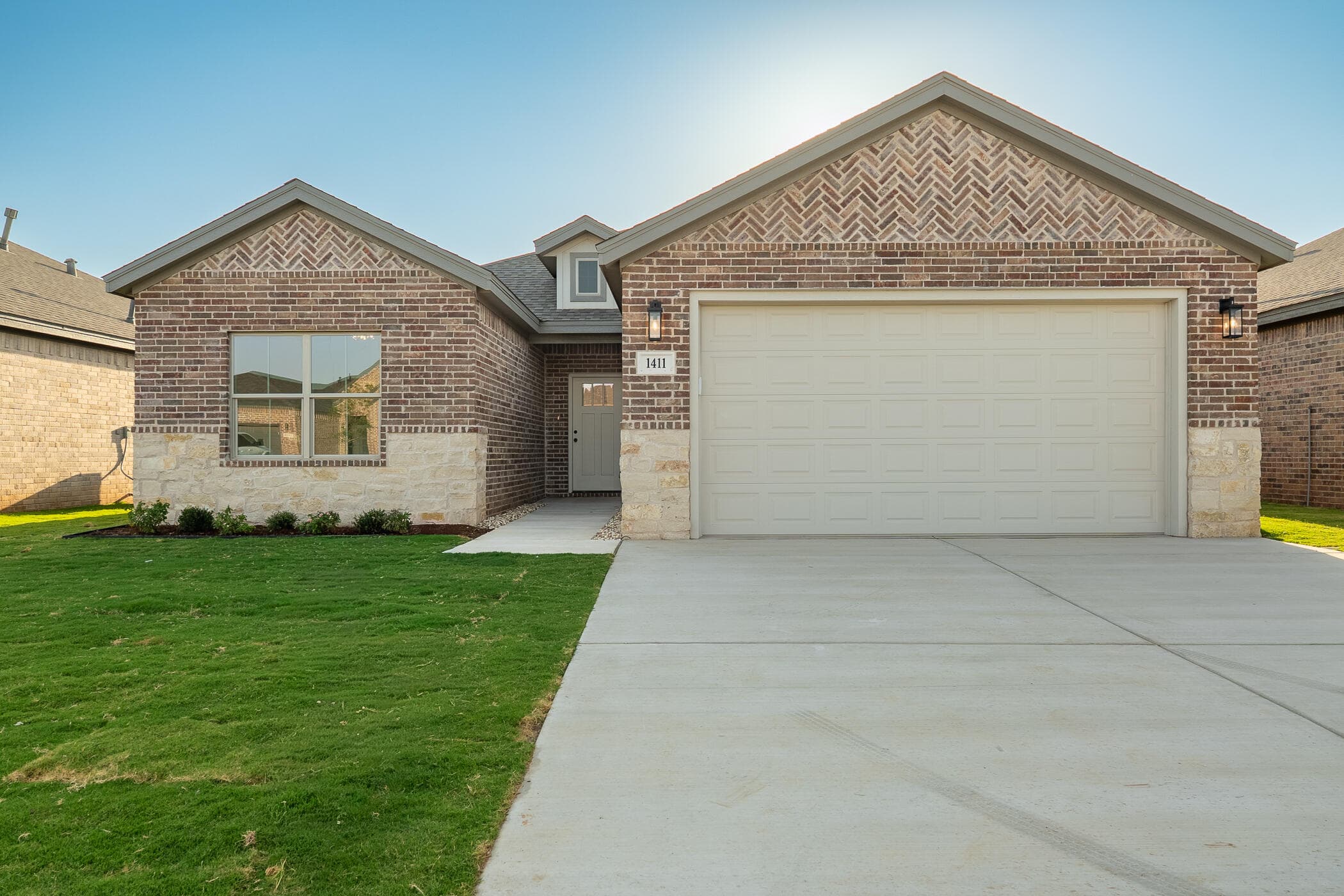 1411 Farmhouse Ave