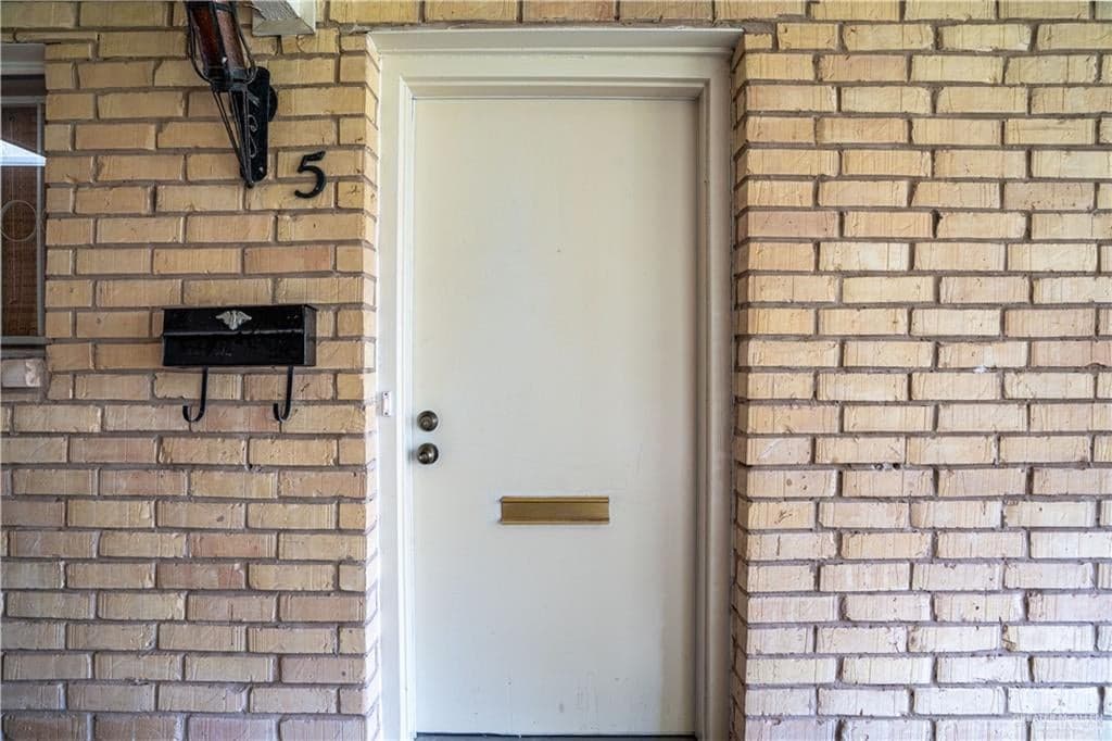 100 E Yuma Ave Apt 5