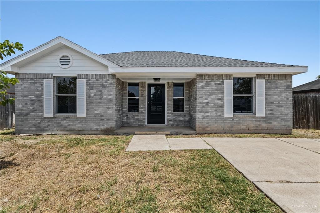 804 W Falcon Ave