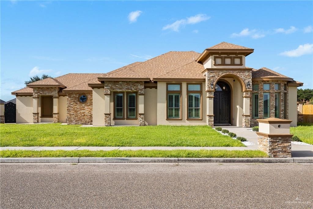 220 Santa Lucia Ln