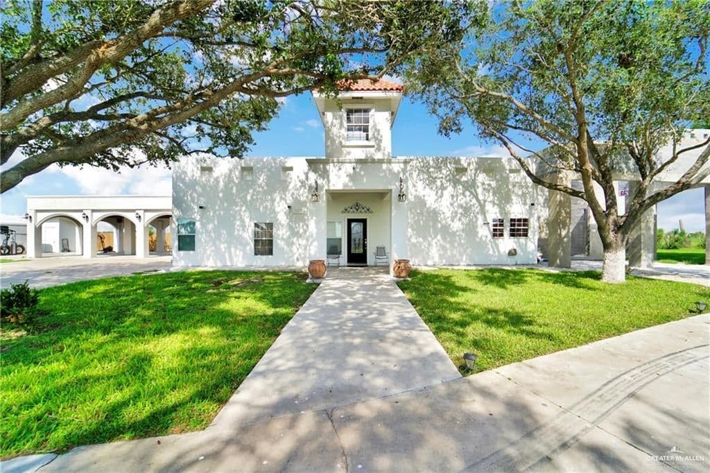 652 W Canton Rd