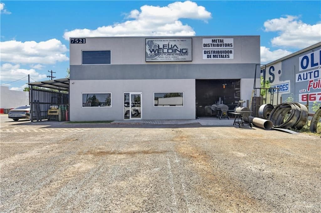 7521 S Cage Blvd