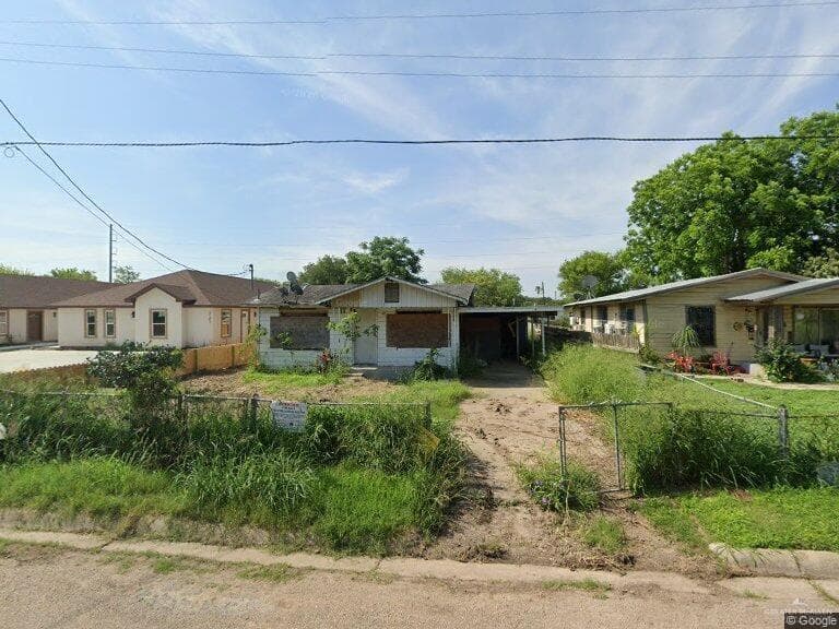 725 Pittman St