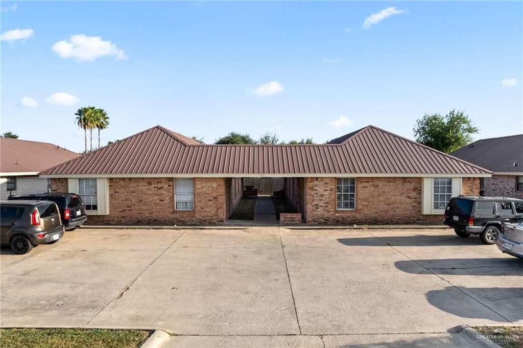 413 Date Palm St