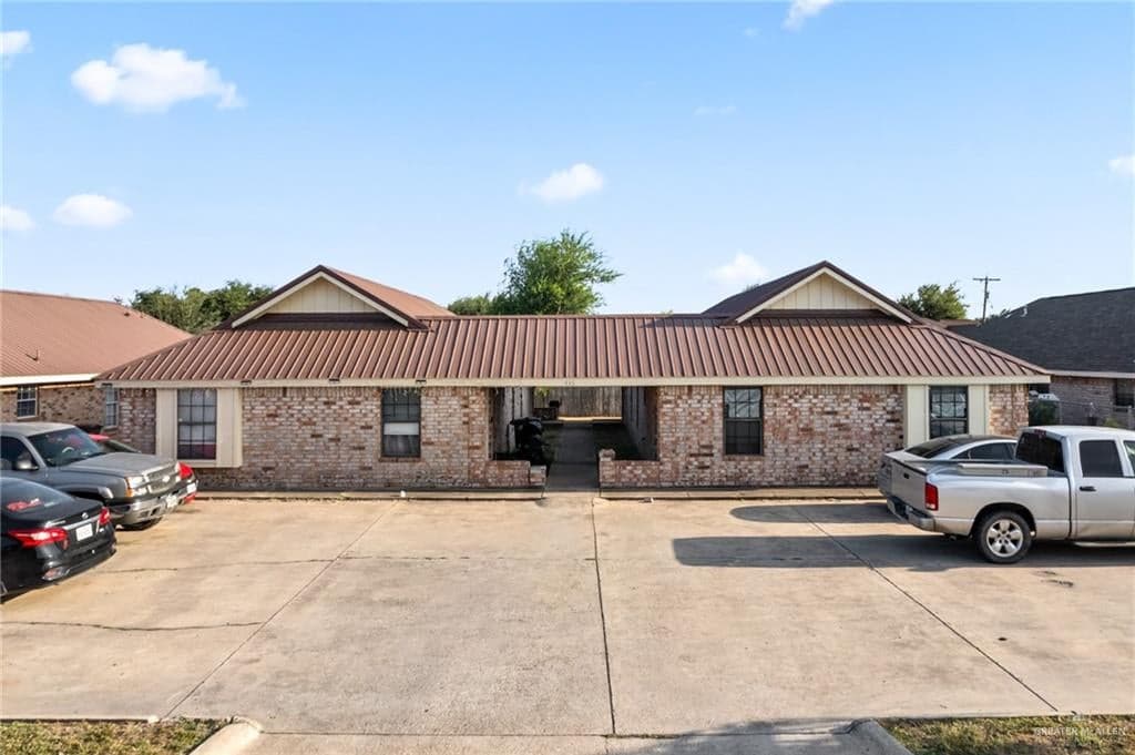 415 Date Palm St
