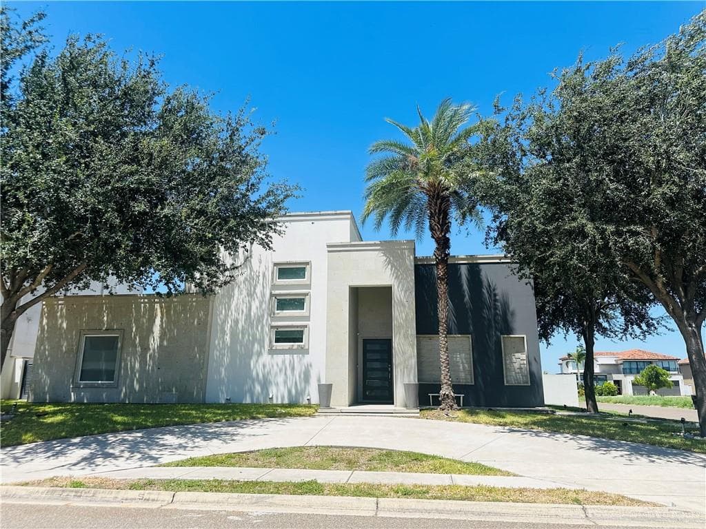 2300 S 49th St