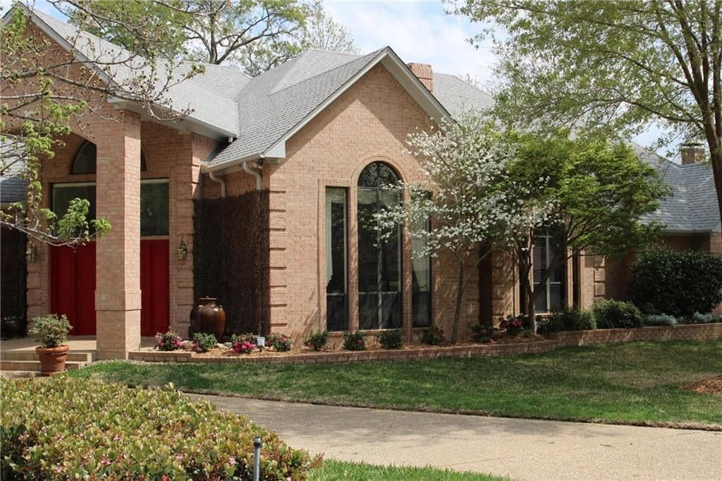 3802 Silverwood Dr
