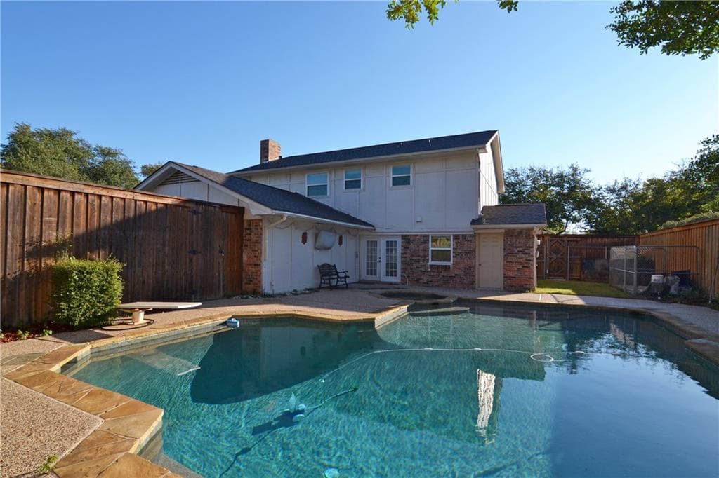 1513 Reston Dr