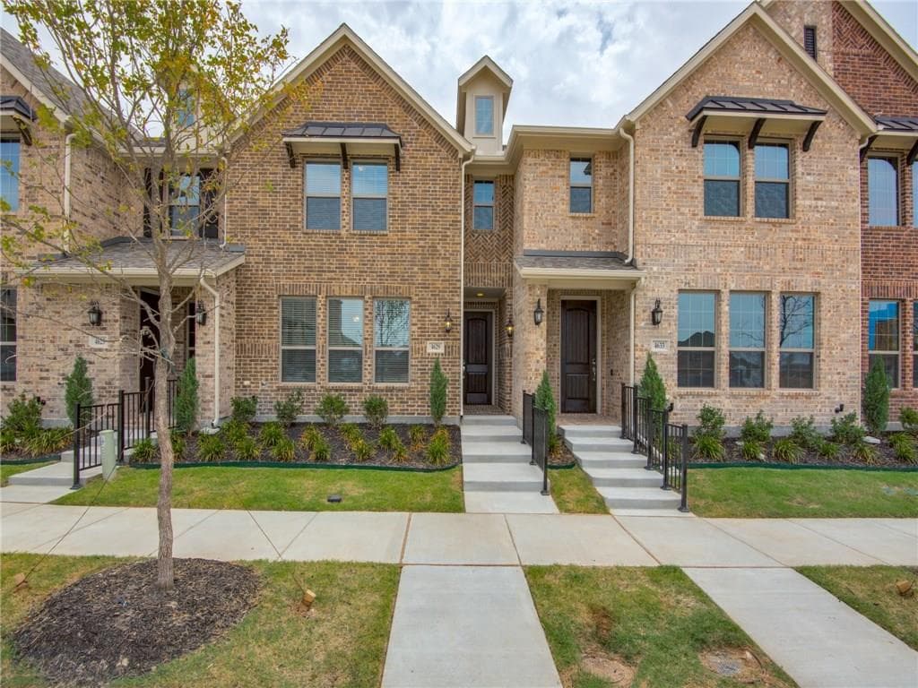 4629 Piedras Lanzar Dr