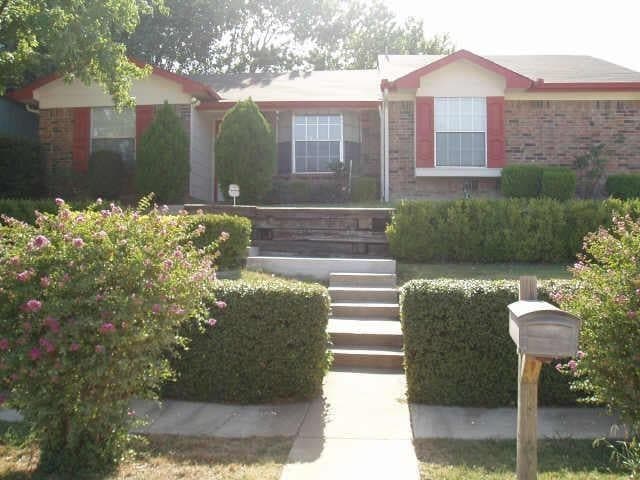 2313 High Star Dr