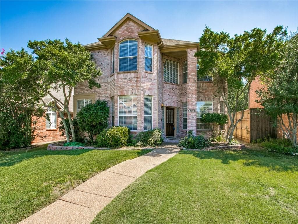 1708 Live Oak Ln