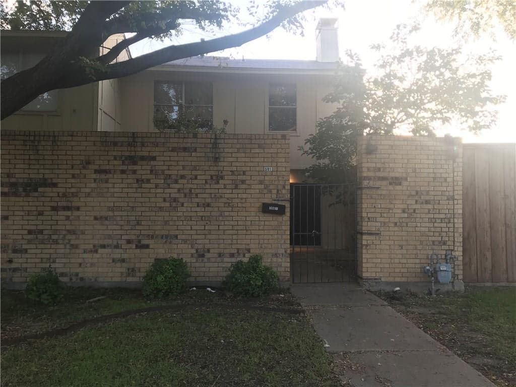 501 Towne House Ln
