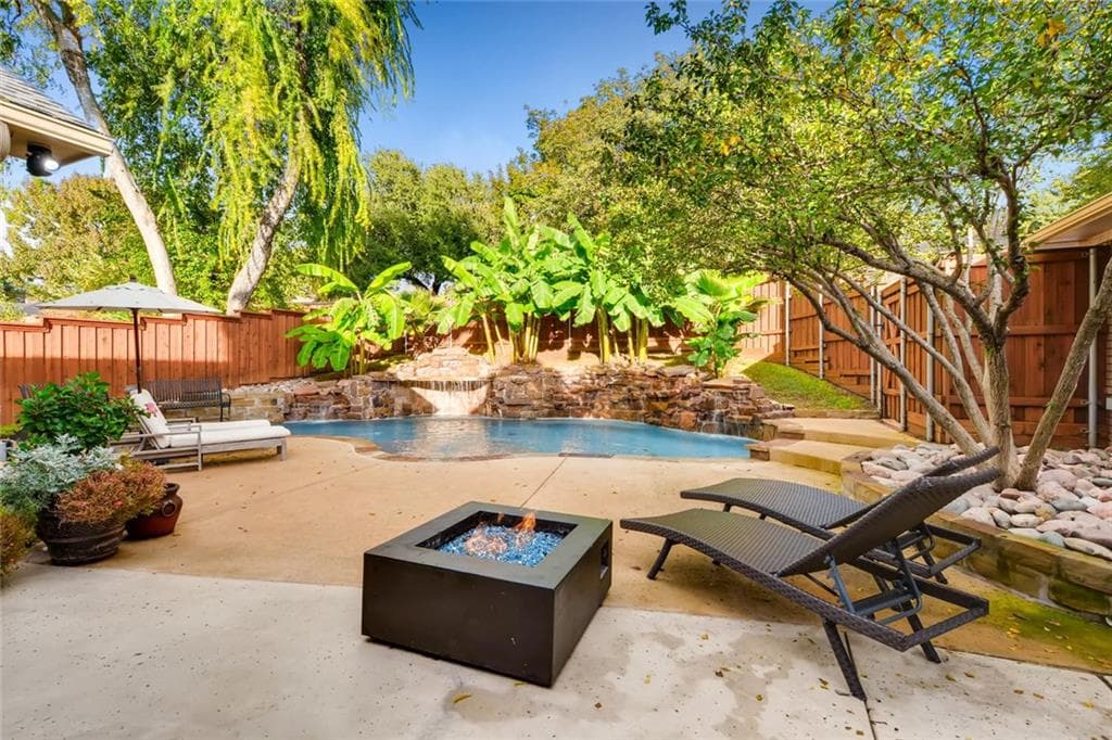 707 Alexander Ln