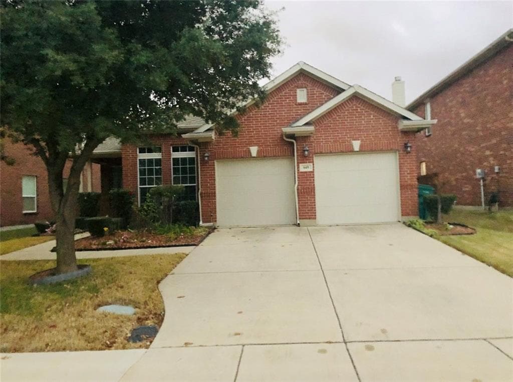 649 Lake City Dr