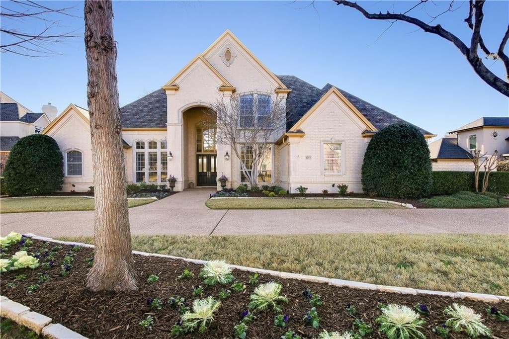 1214 Strathmore Dr