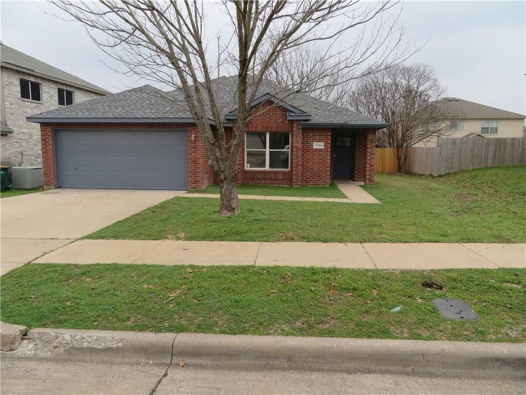 1204 Crabtree Ct