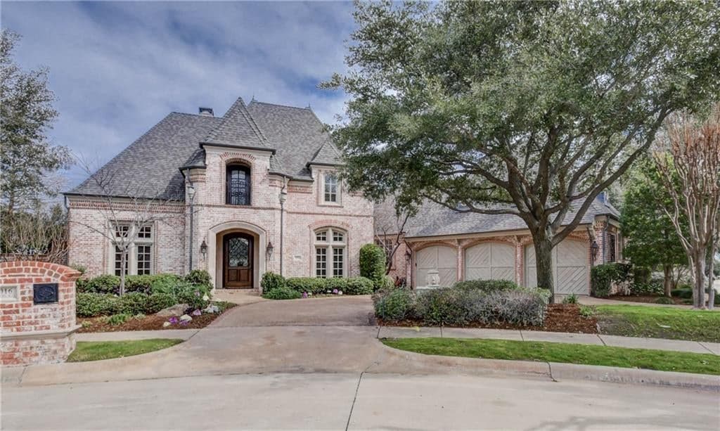 3016 Shelton Way