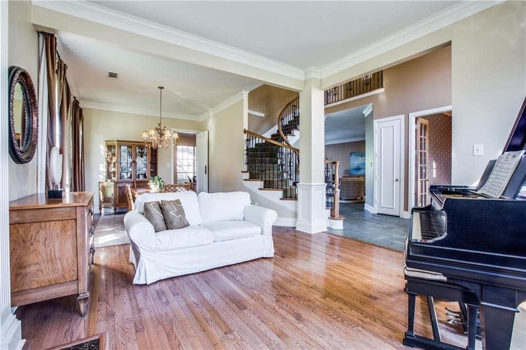 Gallery image 4
