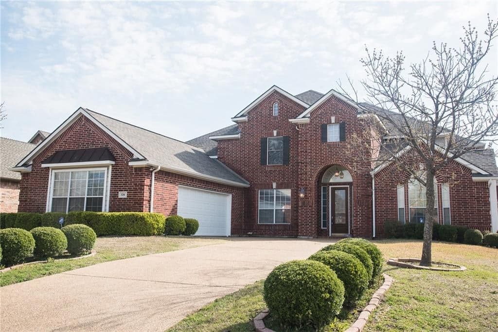 3216 Tearose Dr