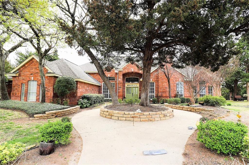 1808 Valley View Dr