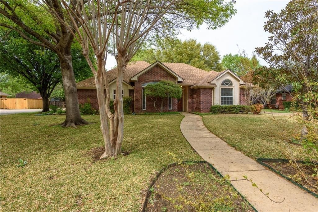 1425 Stratford Ln