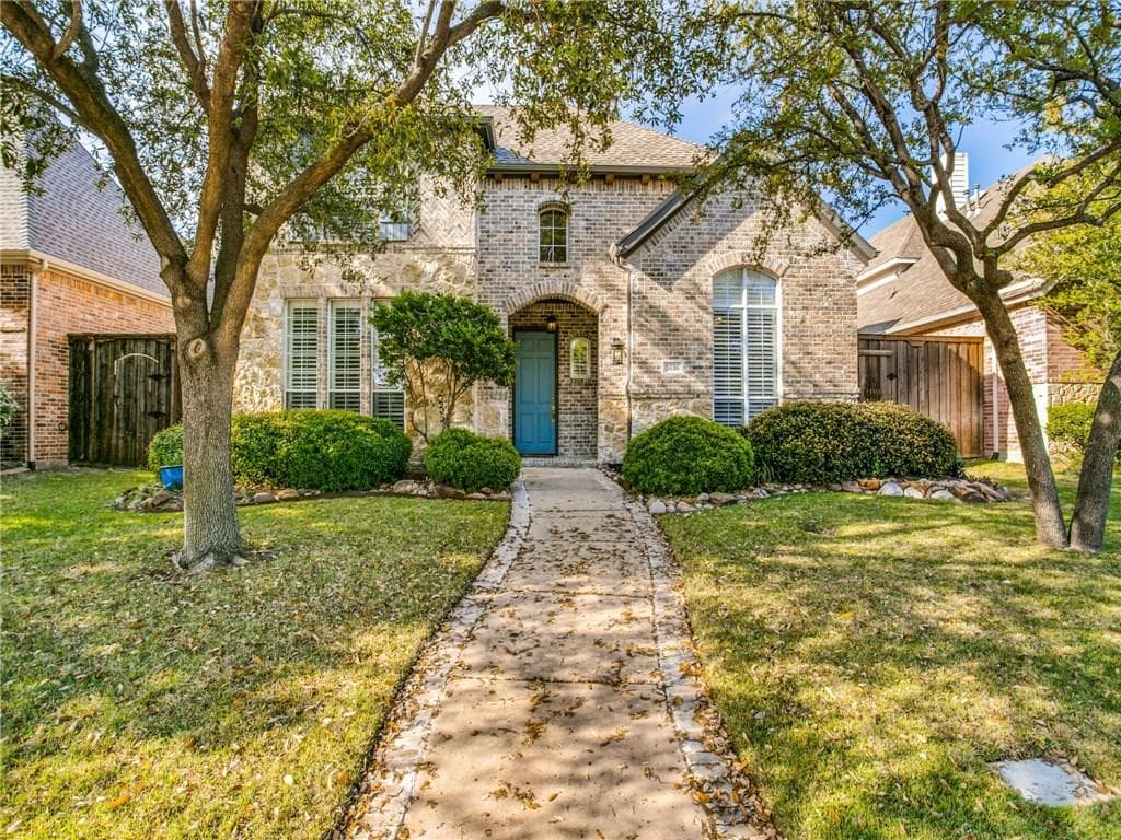 3816 Navarro Way