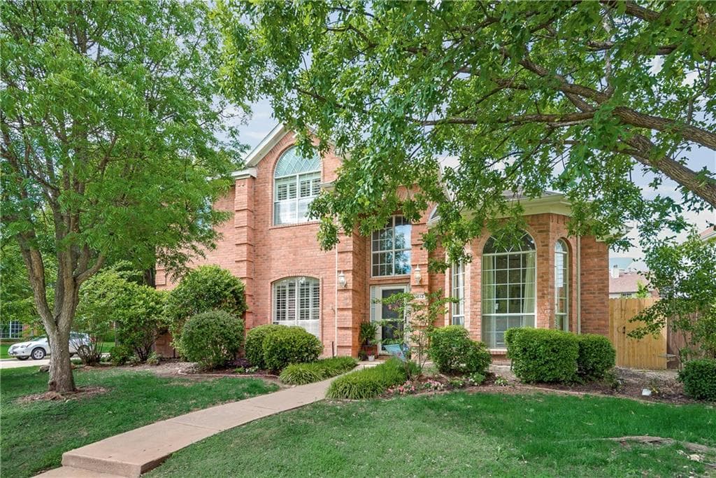 1513 Westchase Dr