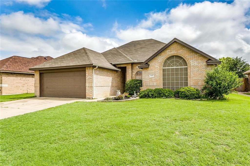 1020 Aaron Dr