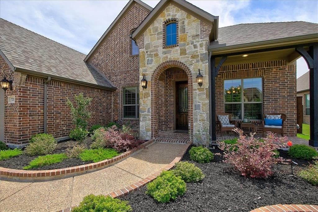 721 Hampshire Ct