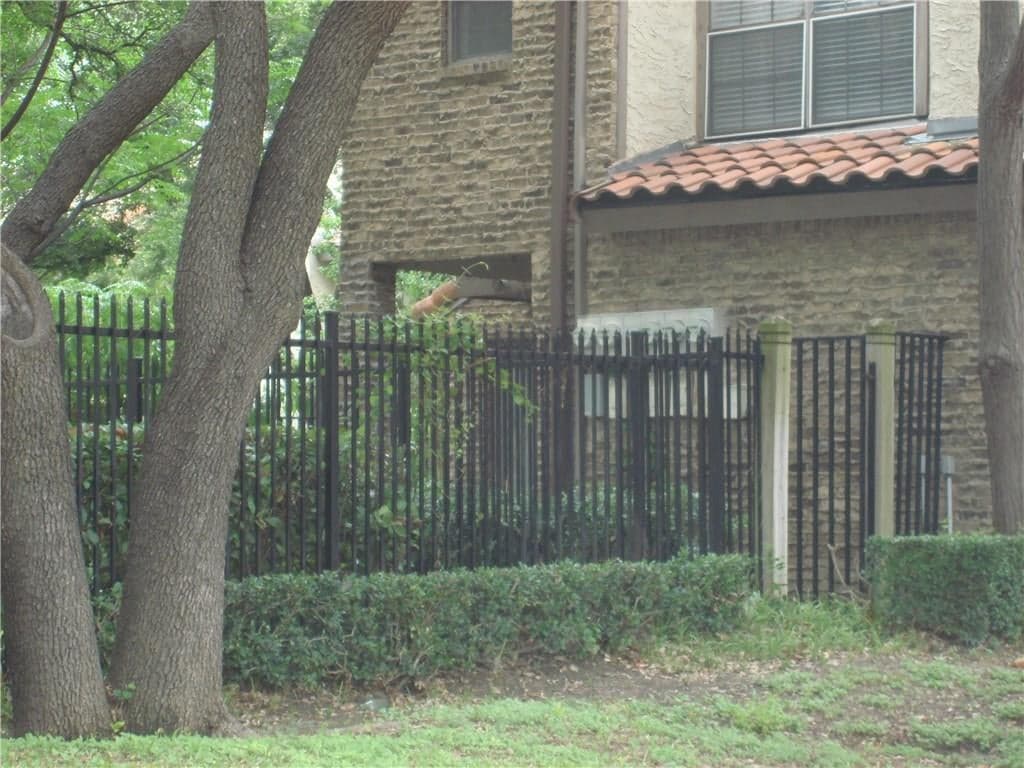 336 Melrose Dr Apt 3b