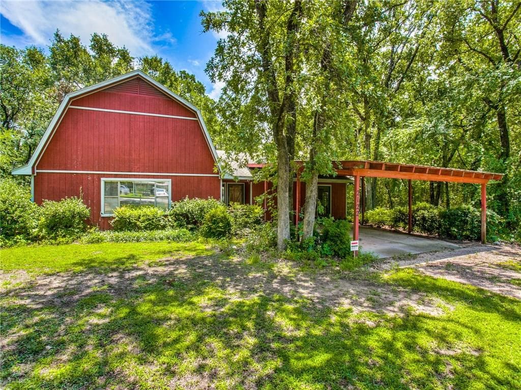 2122 Royal Oaks Dr