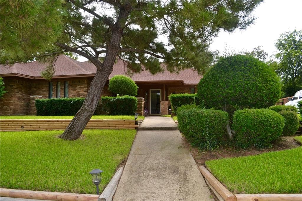 1014 Forest Park Dr