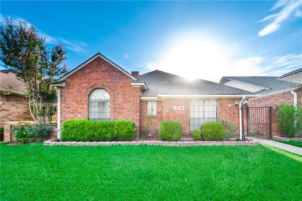 937 Marlin Dr