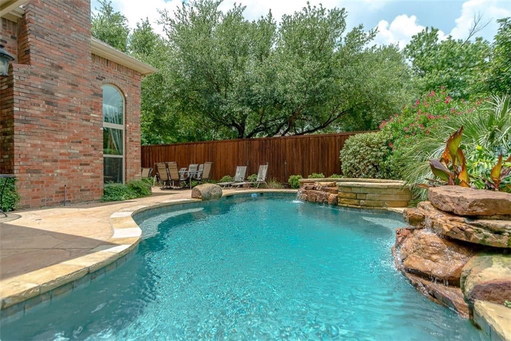 1740 Forest Glen Dr