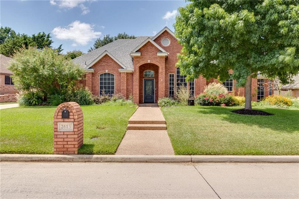 2613 Brookwood Dr