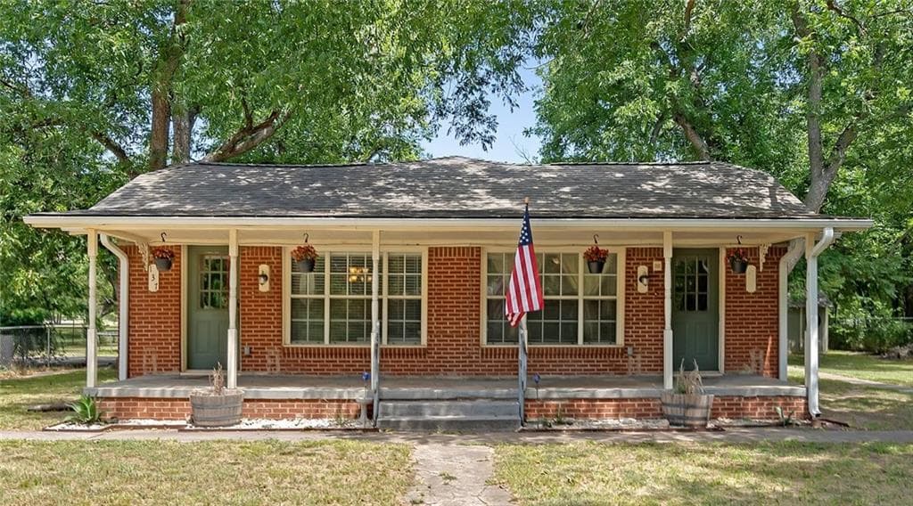 137 County Road 4871