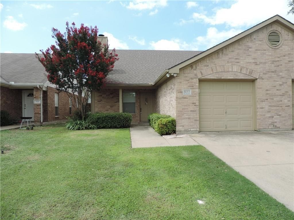 922 Walter Stephenson Rd Ste Phenson