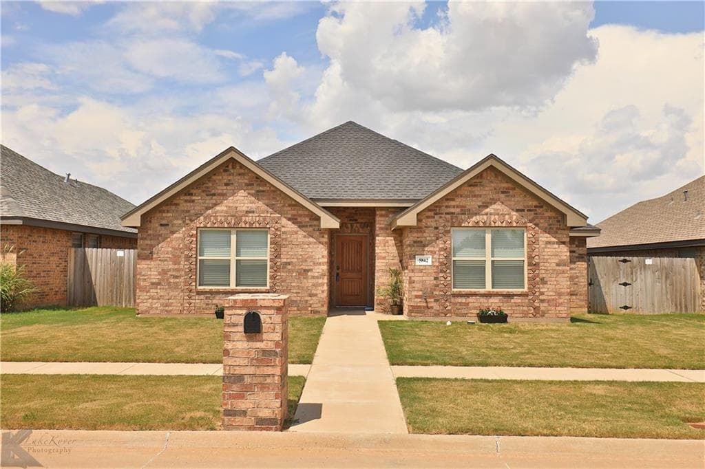 5842 Foxfire Dr