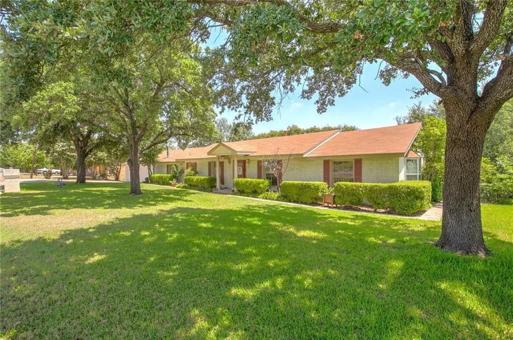 1708 Skyline Dr