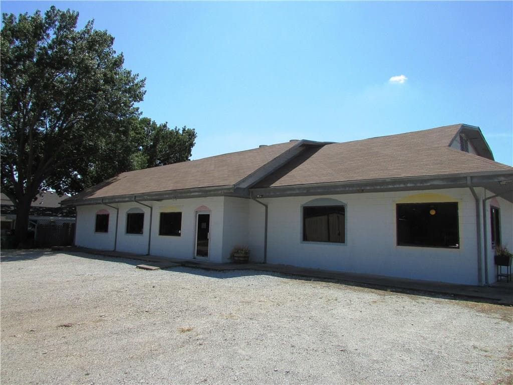 120 E Main St