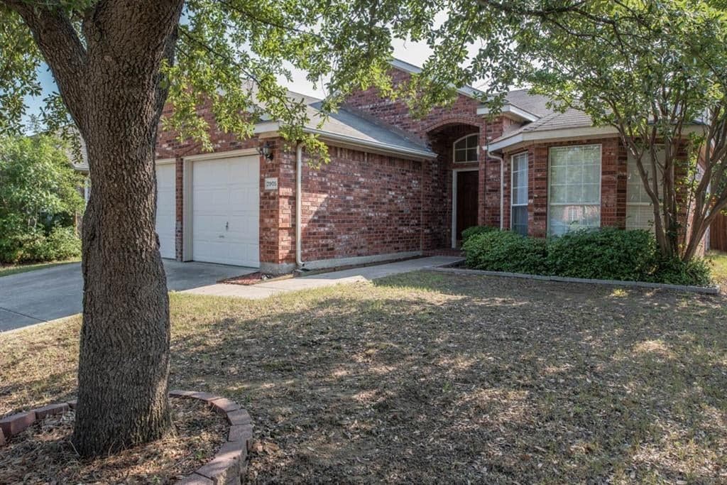 2905 Berry Hl