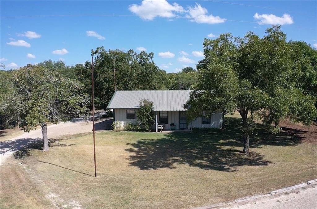 136 County Road 3196