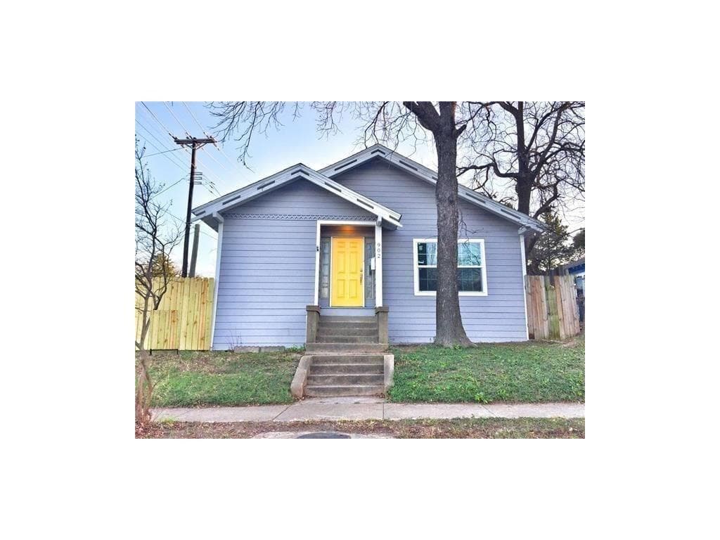 902 W Clarendon Dr