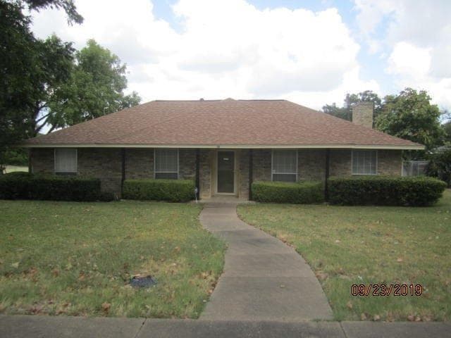 101 Connie Dr